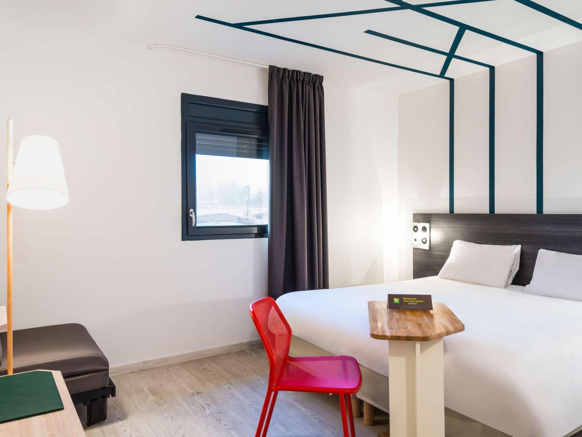 Hotel Ibis Styles Rouen Val De Reuil Val-de-Reuil Exterior foto